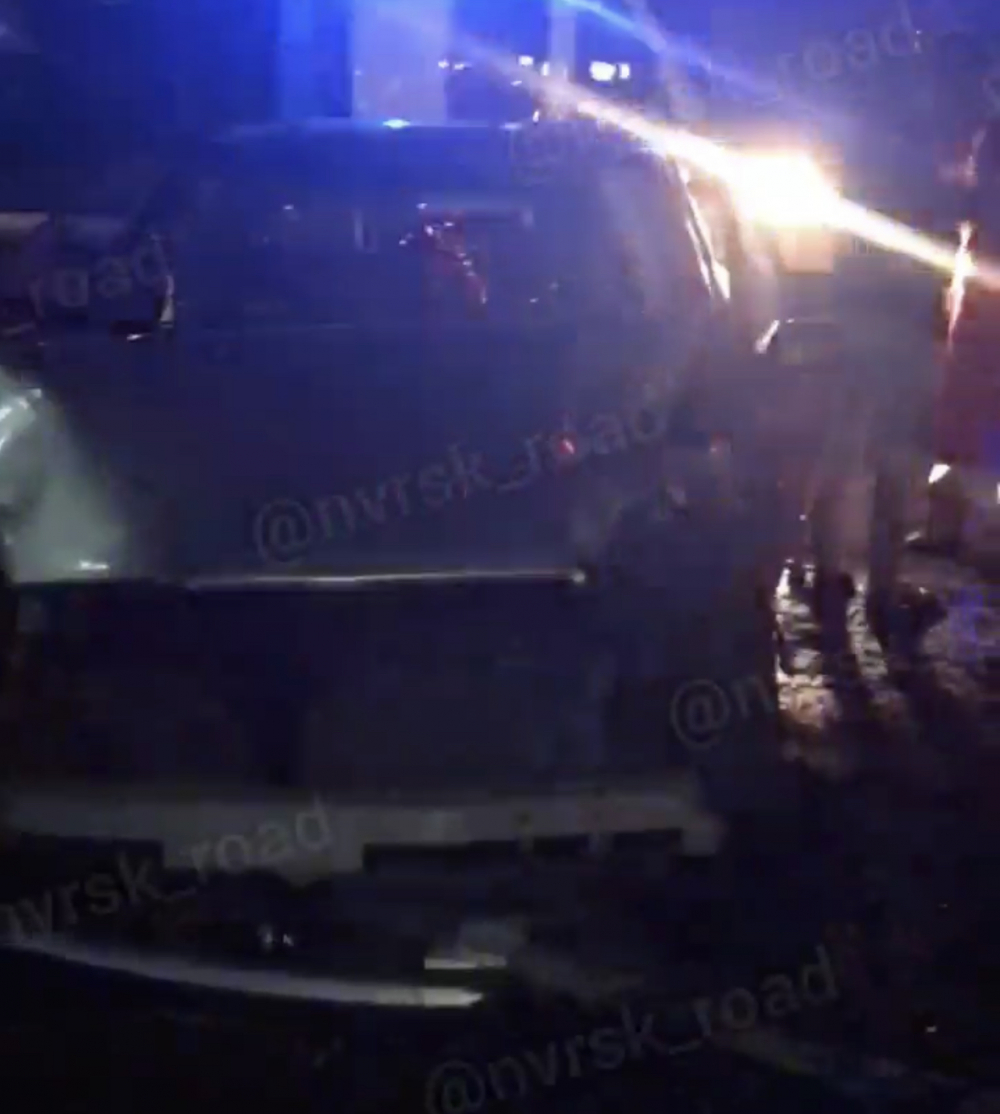 Влетел в дерево, протаранил авто: в Новороссийске произошла серьезная авария