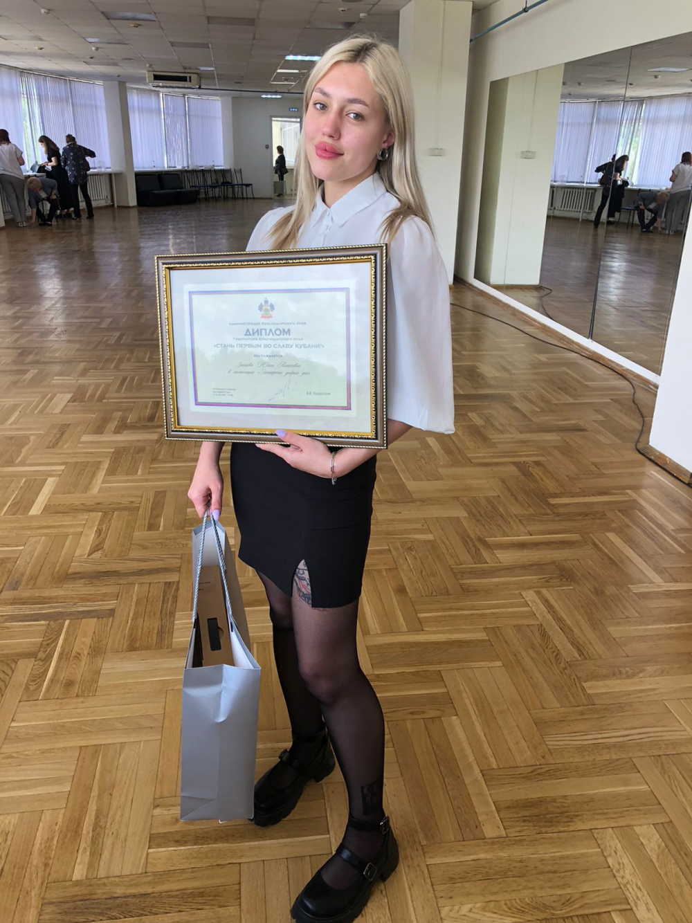 Не по годам мудра, рассудительна: юная жительница Новороссийска получила подарок от губернатора