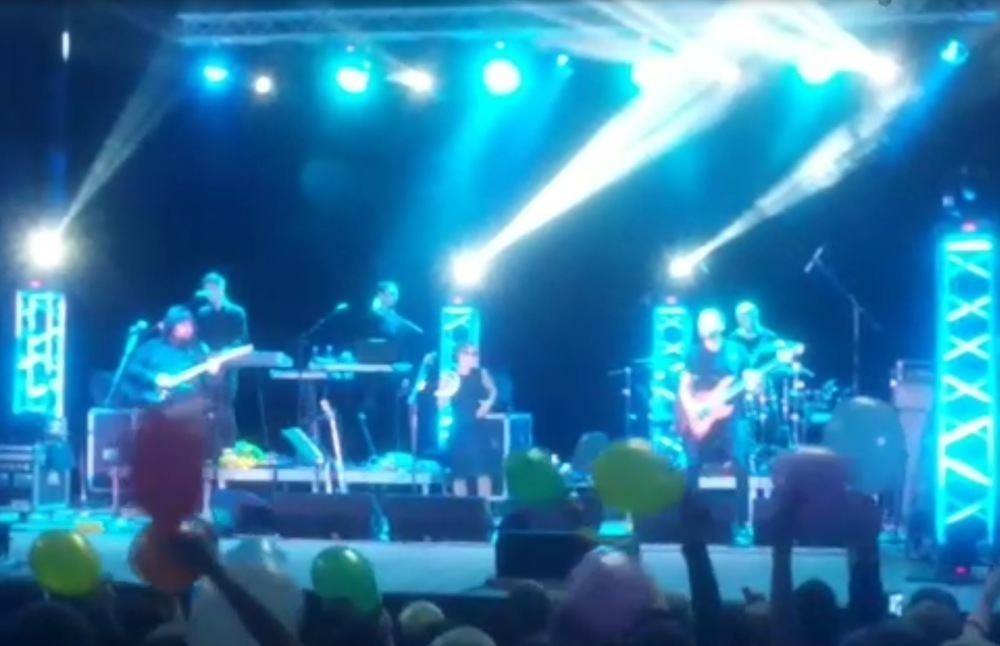 Концерт группы Светланы Сургановой подарил новороссийцам воздушные шары, новые песни и старые хиты