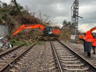 На Кубани массово отменяют поезда из-за оползня в Сочи 