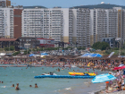 Готовят плавки с января: россияне массово раскупают номера на Черном море 