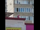 Новороссийцы сняли на видео пятилетнего «Карлсона»