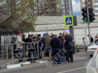 Собралась толпа: в Новороссийске сбили ребенка прямо возле школы 