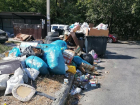 Новый мусорный "город" растет на одной из улиц Новороссийска 