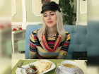 Светлана соблазняет блинами и чаем