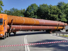 «Завалившийся» большегруз собрал огромную пробку под Геленджиком