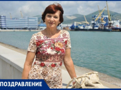 Член экосовета Новороссийска Татьяна Трибрат принимает поздравления с днём рождения