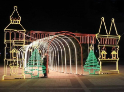 На новогоднее украшение Новороссийска администрация выделяет больше 7,5 миллионов