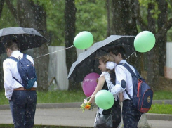 Линейки в Новороссийске пройдут под дождём 
