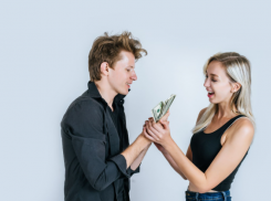 Мотивация не расставаться: новороссийцам могут начать платить за крепкие браки