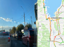 «Таких пробок не было даже в курортный сезон!»: у новороссийцев нет возможности добираться до работы вовремя