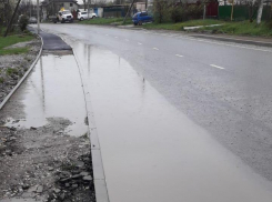 Проезжую часть во Владимировке превратили в океан 