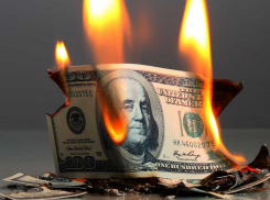 Доллар по 66: курс валюты на Мосбирже рухнул еще ниже 