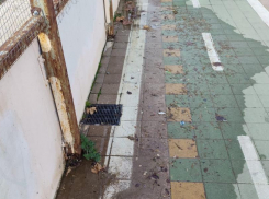 У киоска с мороженным в Новороссийске отошли воды