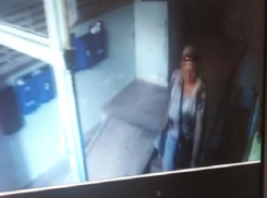 Записки с угрозами и иглы подкидывает в детскую коляску жительница Новороссийска