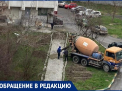 Жительница Новороссийска возмутилась установке пешеходной дорожки 