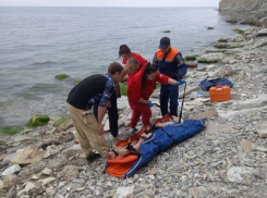 В Новороссийске девушка сорвалась со скалы 