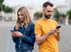 Гаджеты съедают колоссальное количество времени: Новороссийцы «онлайн» ежедневно по 4,5 часа