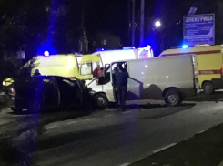 Символично: «похоронный» автобус попал в ДТП недалеко от кладбища в Новороссийске