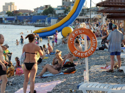 Три спасенных жизни за один день – на пляжах Новороссийска вернули к жизни тонущих