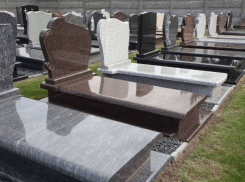 Новороссийский мошенник забрал 65 тысяч рублей за памятник на кладбище и исчез