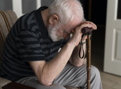 Сообщение в мессенджере лишило денег пенсионера из Новороссийска 