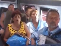 Вместо денег заставил петь пассажиров  маршрутчик Новороссийска 