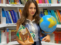 «Блокнот» знает, кто помогает юным новороссийцам грызть гранит науки