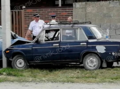 В Новороссийске бетонный столб спас автомобиль