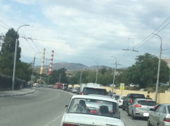 Строительство авторазвязки по Сухумийскому шоссе Новороссийска: новый подрядчик и 1, 7 миллиардов рублей