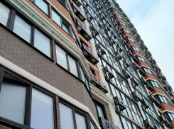 Новороссийцы боятся за свою жизнь в ЖК «Арена» и берегут головы 