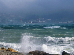 Ждём потопа. Или обойдется? В Новороссийске вновь обещают шторм, ливень и град