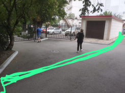 Новороссийцы боятся, что их лишат единственного заезда во двор 