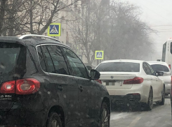 Новороссийцев «изводят» постоянные пробки на Шесхарисе 