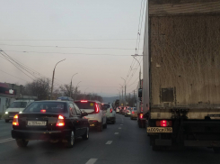Выходные позади: Новороссийск сковало пробками