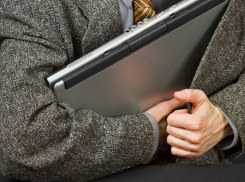 Горе-ремонтник украл ноутбук у жительницы Новороссийска