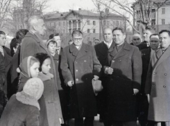  Календарь. В Новороссийск приехал автор гимна города