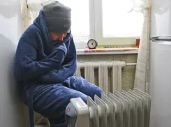 В минусовую температуру новороссийцы снова остались без отопления