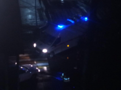 Влетел в машину и светофор: ночное ДТП в Новороссийске 