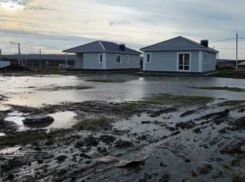 Жилые участки новороссийцев размывает потоками грязи