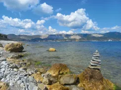 Чёрное море прогрелось уже сильнее Азовского: насколько вода потеплела в Новороссийске 