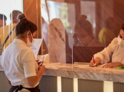 Внесены дополнения в порядок заселения туристов в отели Краснодарского края