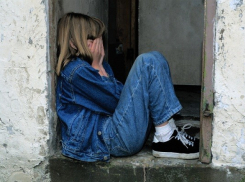 Двое суток насиловали подростки малолетнюю школьницу в соседнем районе