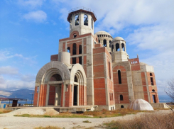 Храм на Малой Земле Новороссийска строится уже 10 лет: каким будет самый большой храм города 