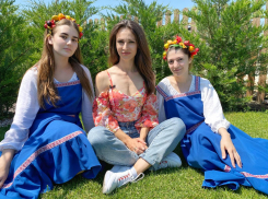 О борще, печи и атмосфере: «Блокнот» побывал в «Кум-Куме»