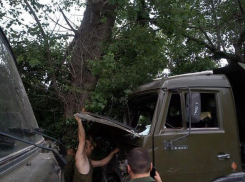 Два военных КАМАЗа не поделили поворот в Раевке