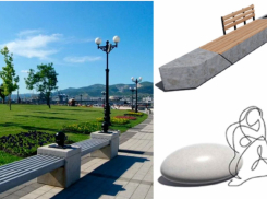 Передумали: на набережной Новороссийска поставят новые скамейки 