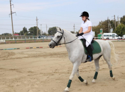 Соревнования по конному спорту для особенных детей прошли в Новороссийске