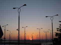 Новороссийску стоит поучиться: в Геленджике ограничили уличное освещение 