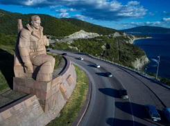 Новороссийцы больше не смогут обгонять попутные машины на некоторых участках федеральной трассы М4 «Дон»